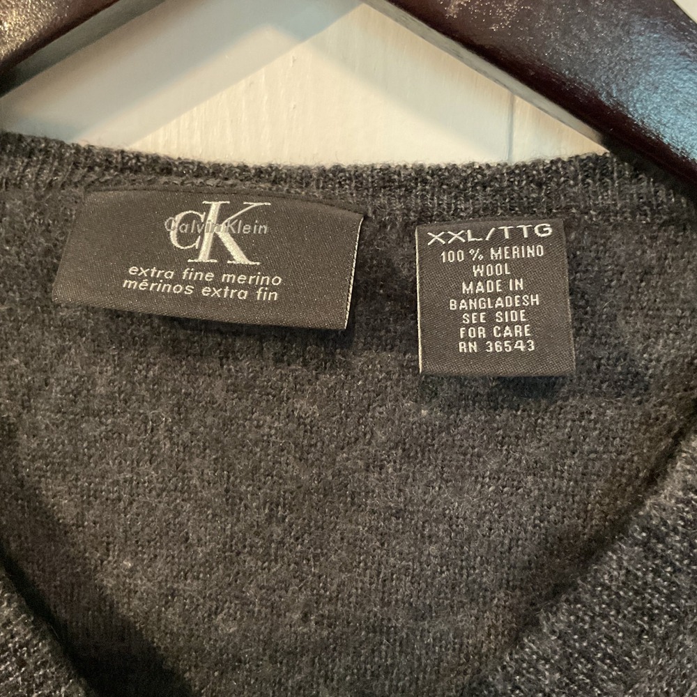 Calvin Klein V-Neck Sweater Mens XXL Gray Excellent Merino Wool Knit Pullover - Picture 2 of 3